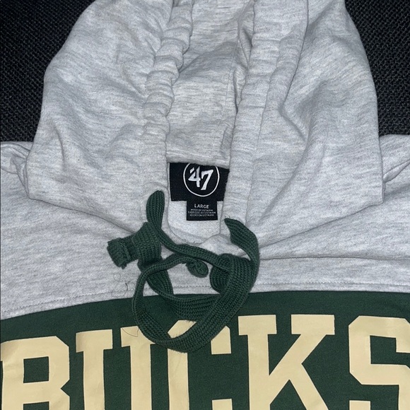 NBA 47 Milwaukee Bucks Gray Pullover Hoodie Sweatshirt - Picture 3 of 4